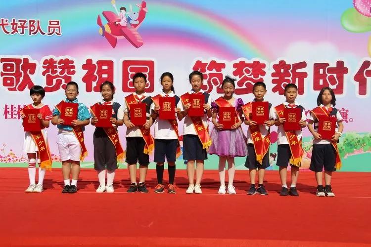 滨海新区最美书香校园,滨海校园风光图片