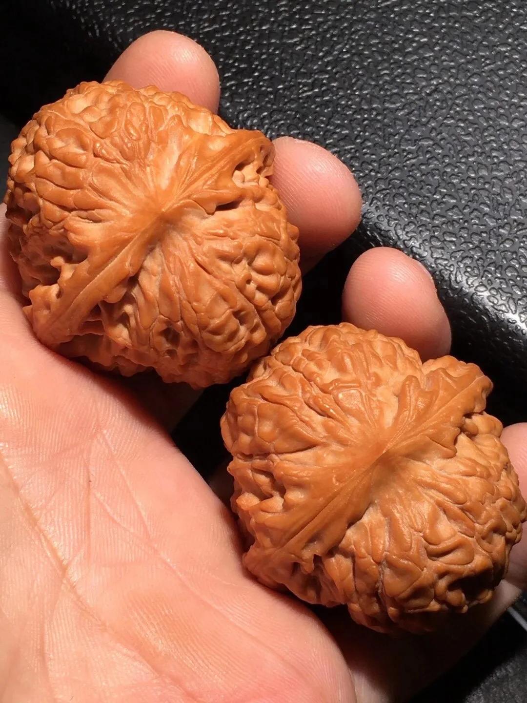 文玩核桃戴手套盘好还是赤手盘好,2021年文玩核桃什么品种好