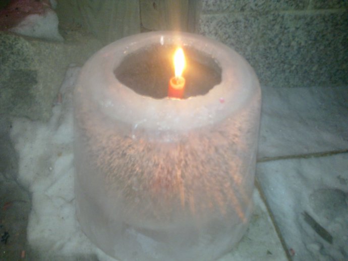 哈尔滨的冰灯起源,哈尔滨冰灯始建于哪年