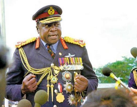 “非洲魔王”阿明：拿人肉喂鳄鱼，*戏调**英国女王把*裤内**送给自己