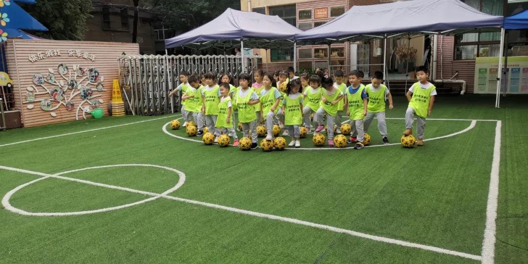 足球课趣味热身准备活动,幼儿足球基本功训练打卡