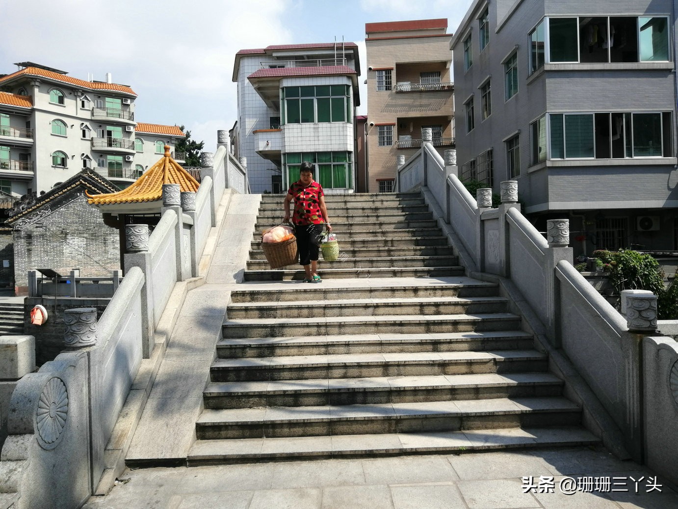 广州“最后”的鱼虾交易墟市，在城东10里外的古村内，闲置约30年