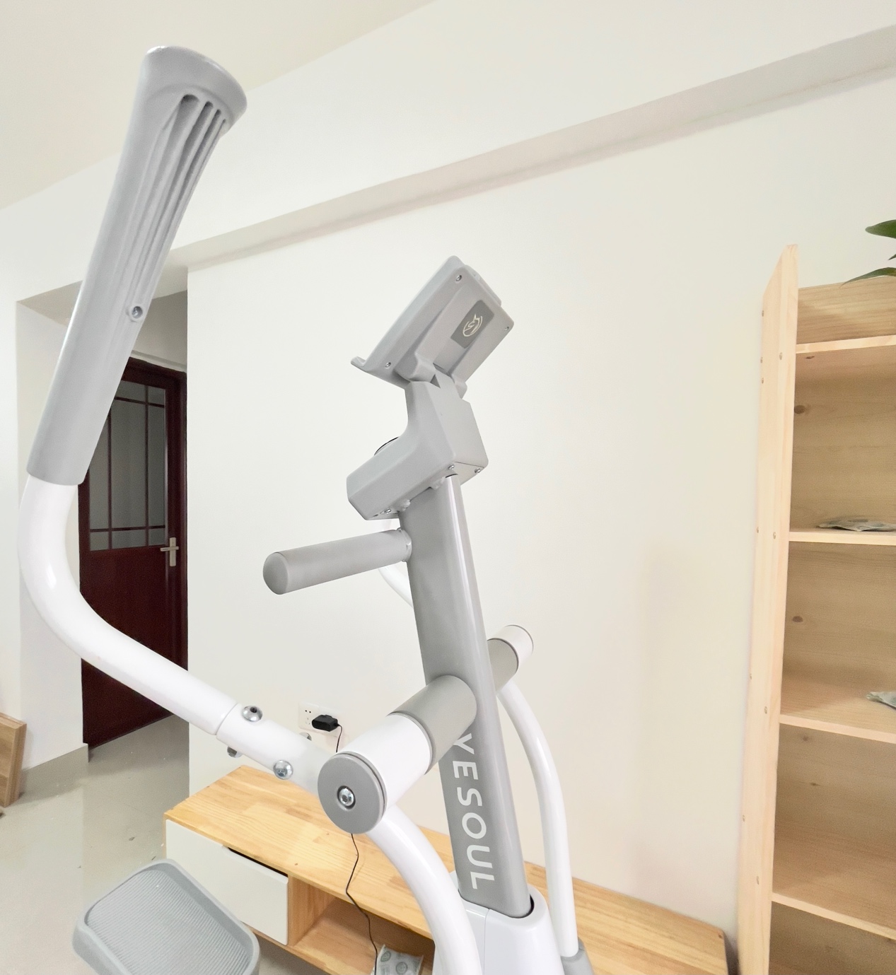 野小兽e30s测评,野小兽椭圆机e30力度怎么调节