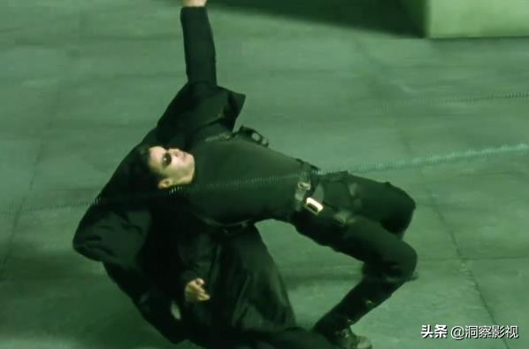 不是香港电影自甘堕落，而是“时不利兮骓不逝”！