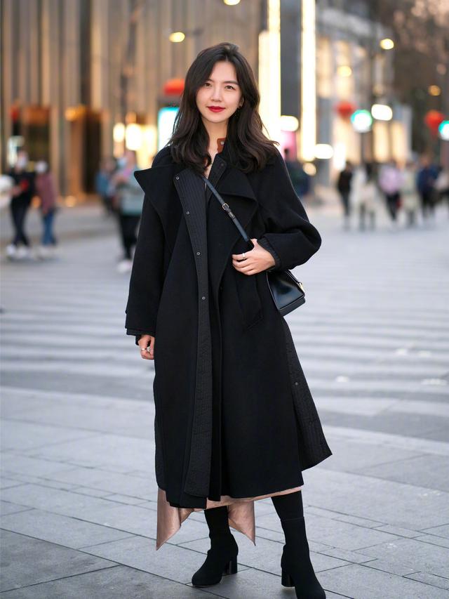 什么款短靴配长大衣好看,长靴小个子显高显瘦穿搭