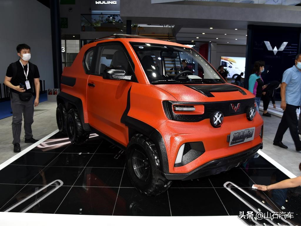 90后开五菱宏光小姐姐,00后小姐姐喜提车