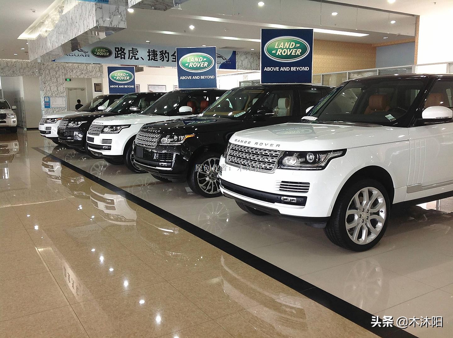 曾经和路虎齐名的越野车,新款路虎价格为何那么高