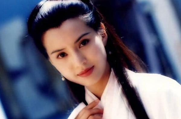 嘴唇干裂有细纹?看李若彤分享的护唇方法,砂糖加点“油”好滋润