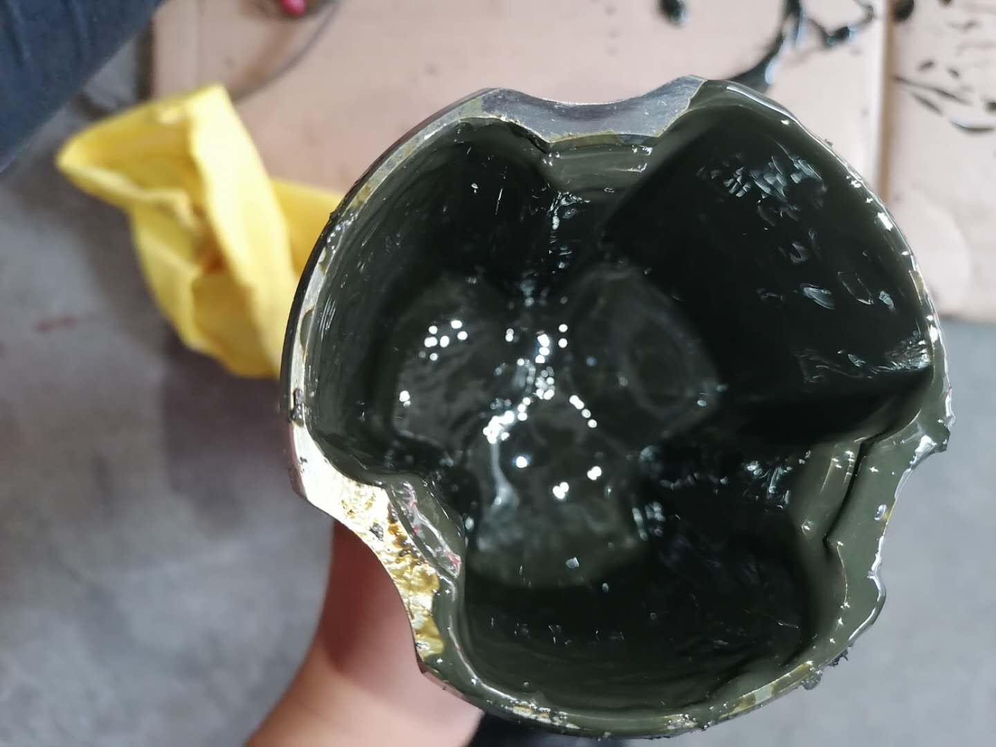 奇骏半轴球笼漏油的后果,奇骏半轴球笼坏了