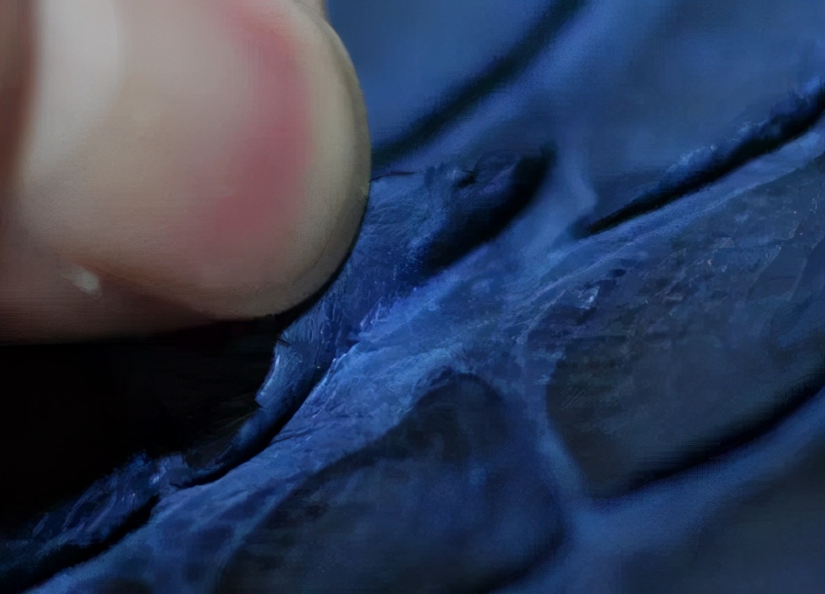 如何鉴定蛇皮包包 (如何辨别蛇皮包真假)