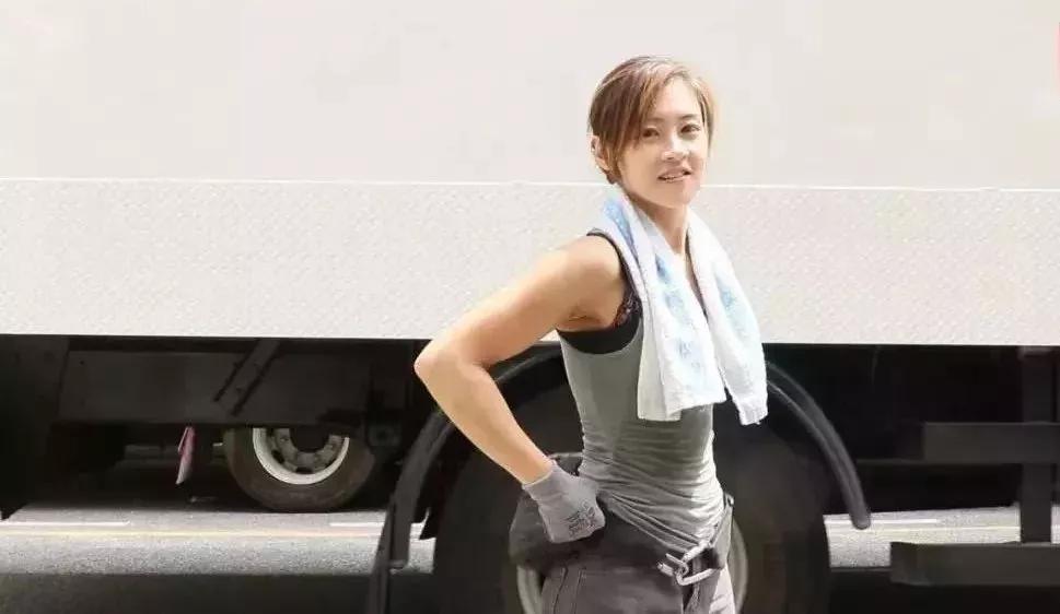 香港最美搬运工是炒作吗,曾经爆火的香港最美搬运工