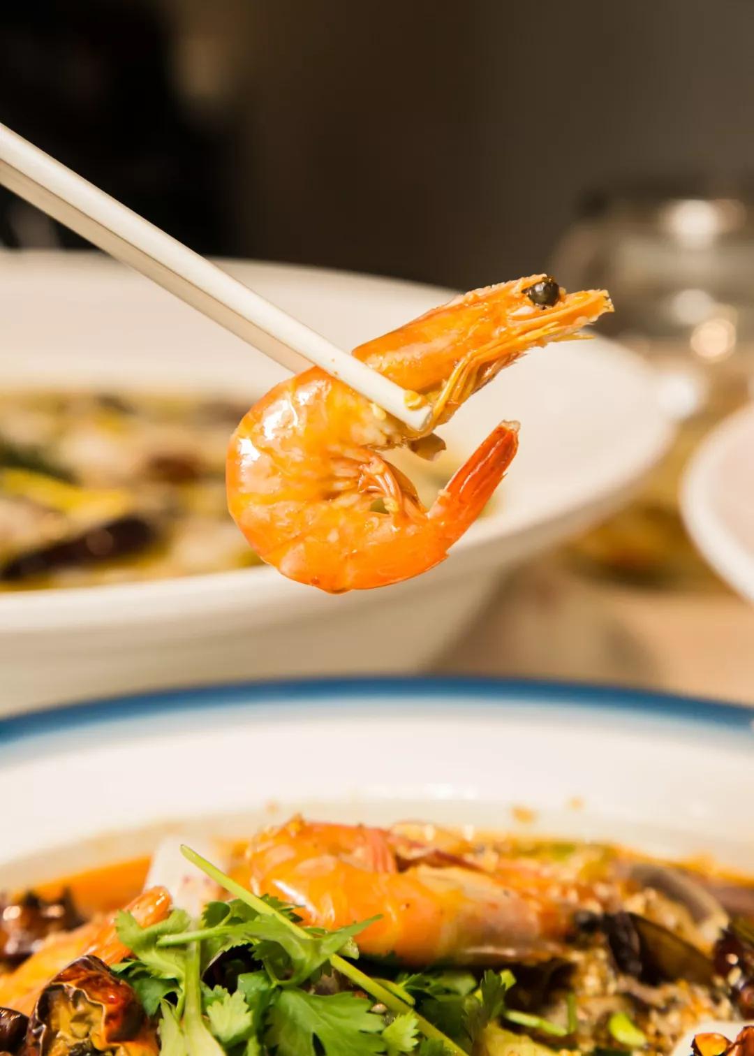 在“卡通乐园”吃“瘦瘦鱼”，一份大过脸盆，居然不到50元