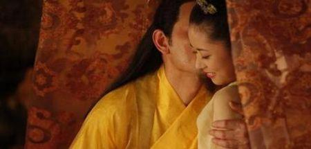 如何看李隆基和杨贵妃的爱情故事,杨贵妃和李隆基的爱情故事简短