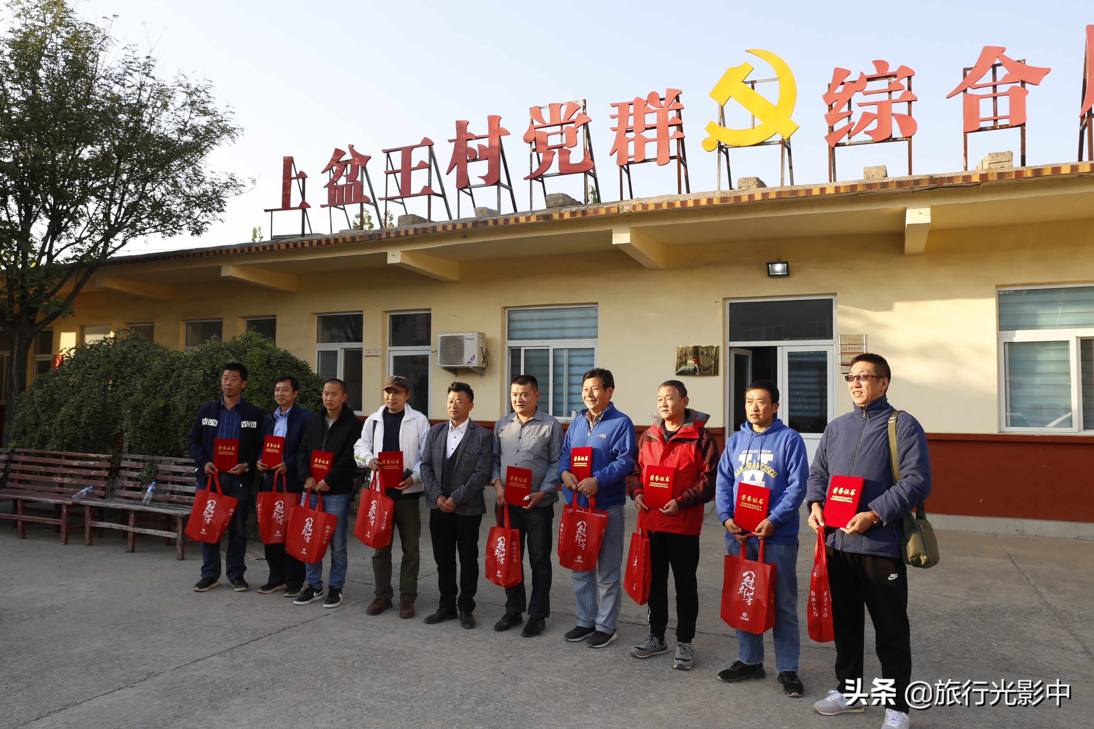 济南顶级摄影大咖,用镜头告诉你盆王菊花有多美