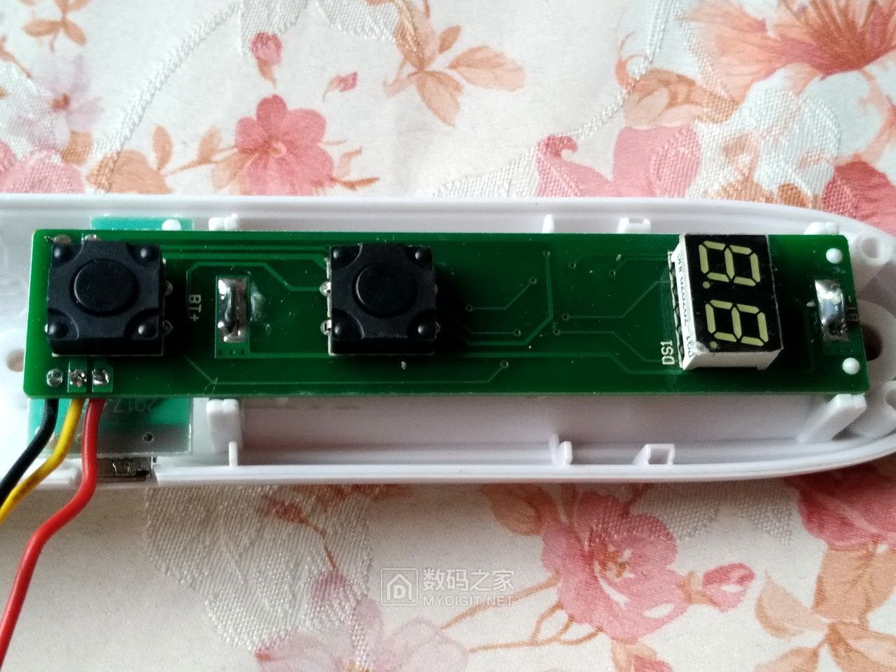 米尼电蚊拍拆机,电子灭蝇拍修理电路图