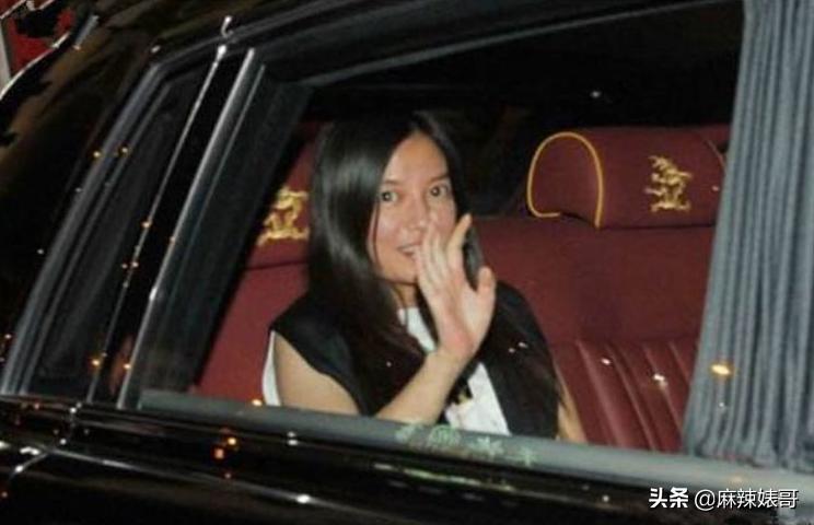 劳斯莱斯请“网红”夫妻,劳斯莱斯请了两个网红是谁