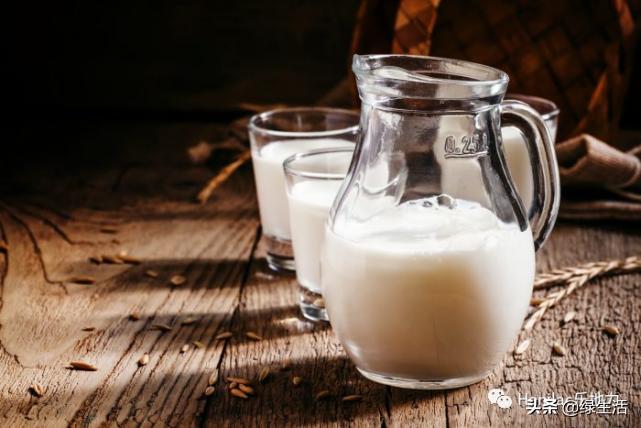 初生婴儿喝羊奶粉好还是牛奶粉好,婴幼儿奶粉羊奶粉好还是牛奶粉好