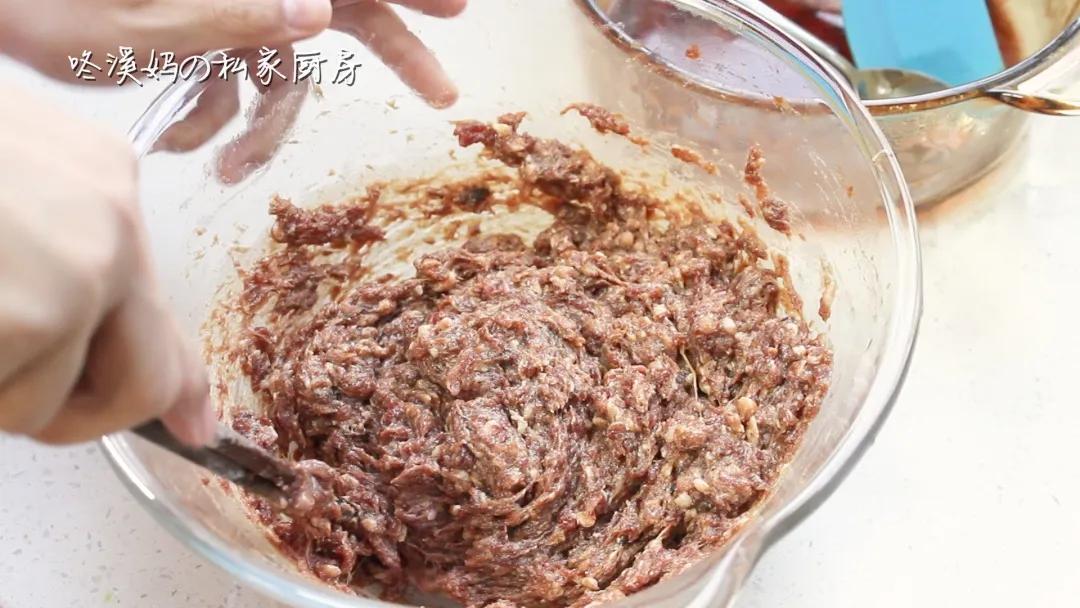 全民热爱的小笼包，肉馅浓香，皮不塌陷的秘密就在这个视频里