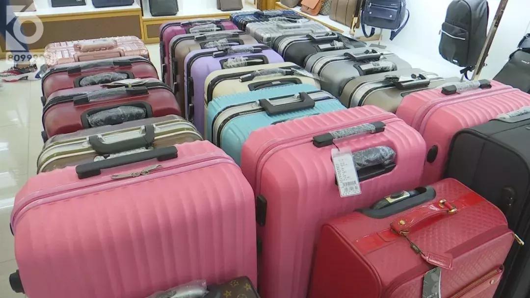 用最简单办法打开密码行李箱,怎么使用行李箱上的密码