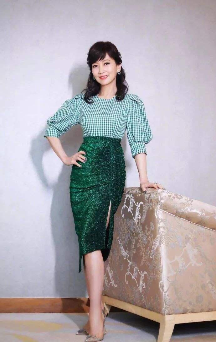 倪萍赵雅芝,倪萍赵雅芝60岁状态依旧优雅