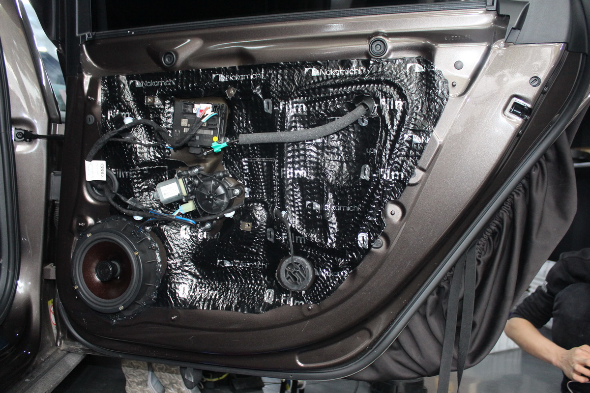 奥迪a4l改装一万块内饰,奥迪a4l改装音响多少钱