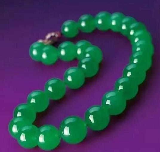 玉和翡翠的区别好在哪里,玉和翡翠有什么区别哪个好一些