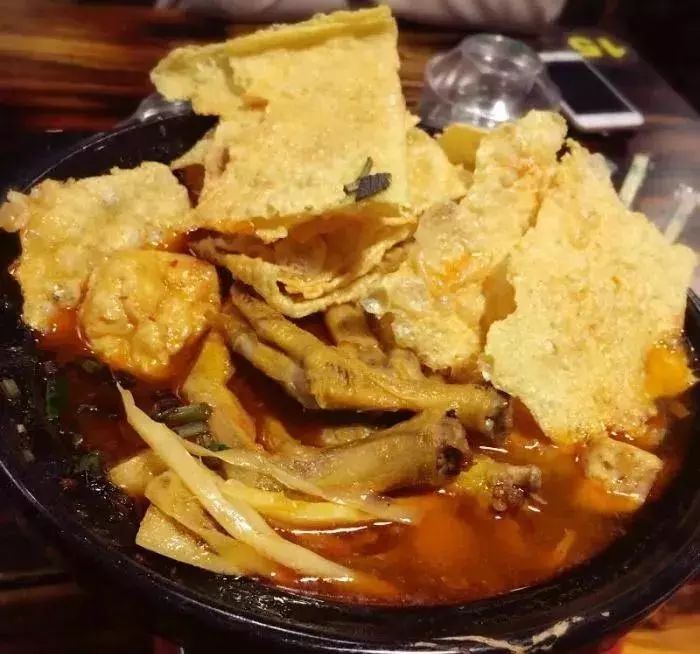 南宁最好吃的田螺煲,南宁田螺鸭脚煲