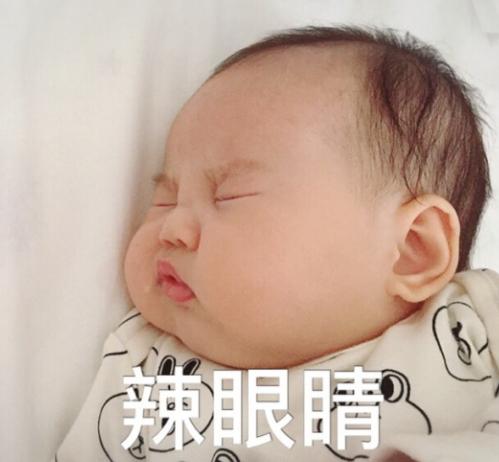 宝宝发呆多动,宝宝发呆怎么回事但喊了有反应