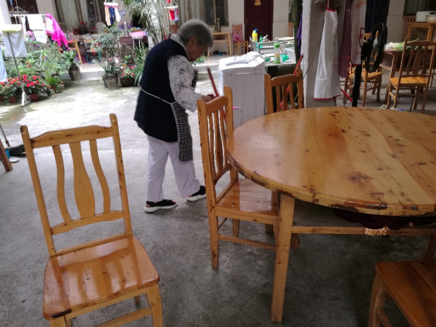 青城山农家乐介绍范文,青城山镇药王山下农家乐的故事