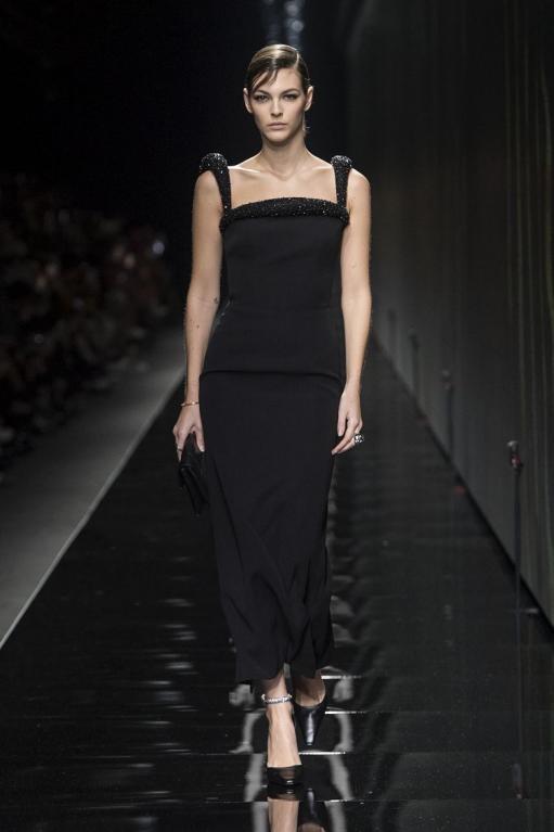 versace范思哲2023春夏成衣秀场,范思哲versace奢侈品