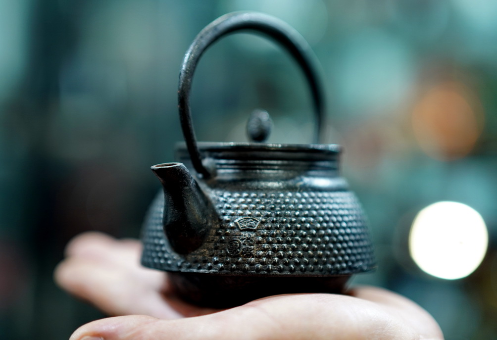 老式铜葫芦烟袋,古玩市场的铜胎掐丝珐琅花瓶