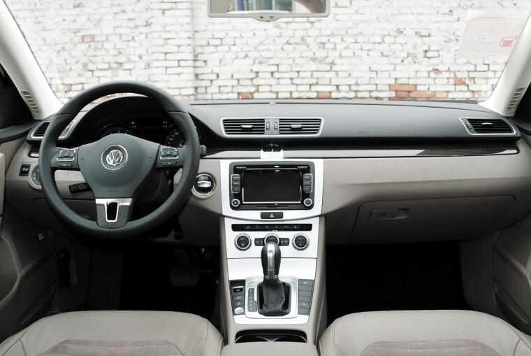 空间比较大的二手车1万2万,性价比最高的3万8大众旗舰版迈腾