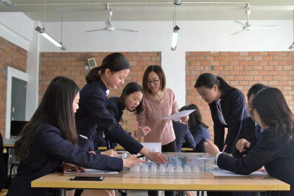 成都信息工程大学银杏酒店管理学院：成就学生，服务社会