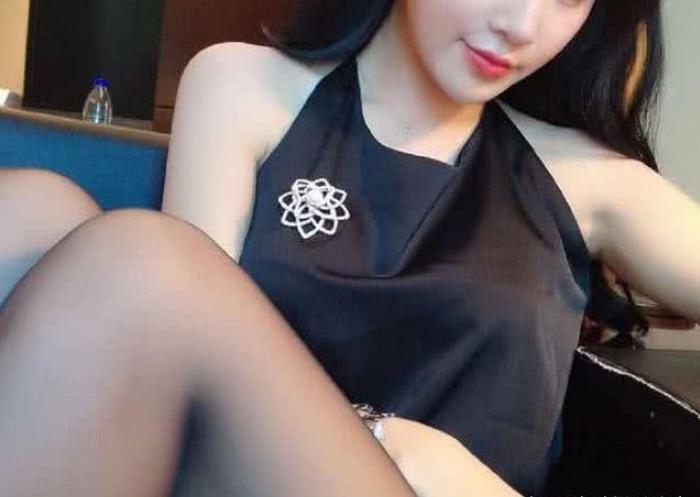 樊玲晒健身照片身材不输柳岩,樊玲健身照高清