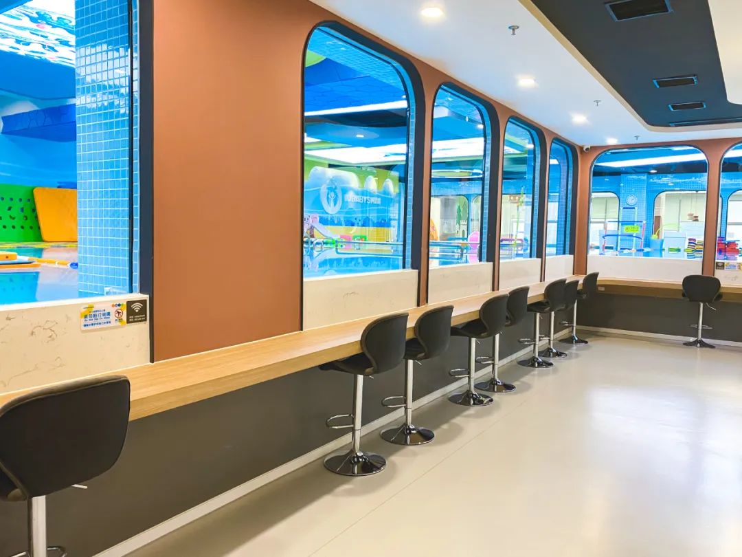 适合大孩子玩的亲子游泳,这家亲子游泳馆真的适合遛娃