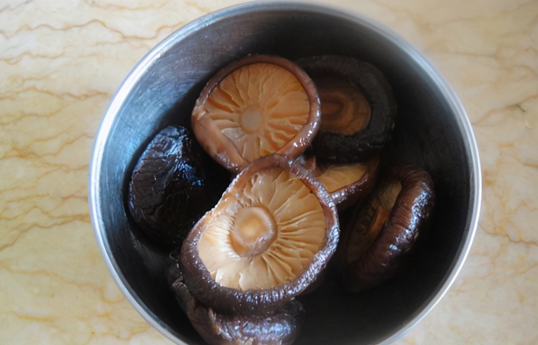 泡发干香菇需要多少时间,有什么快速泡发干香菇的方法