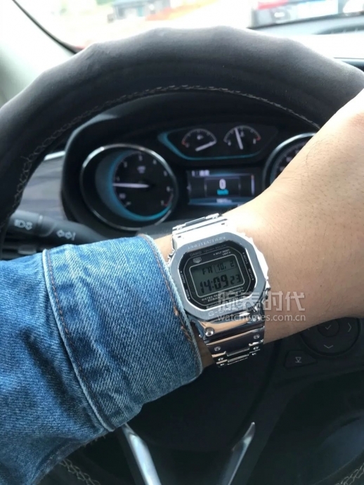 网友晒自己微信好友数量,网友晒1300手表