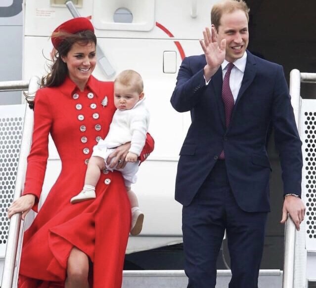 凯特王妃和梅根王妃衣品大比拼,梅根与凯特同穿蓝色