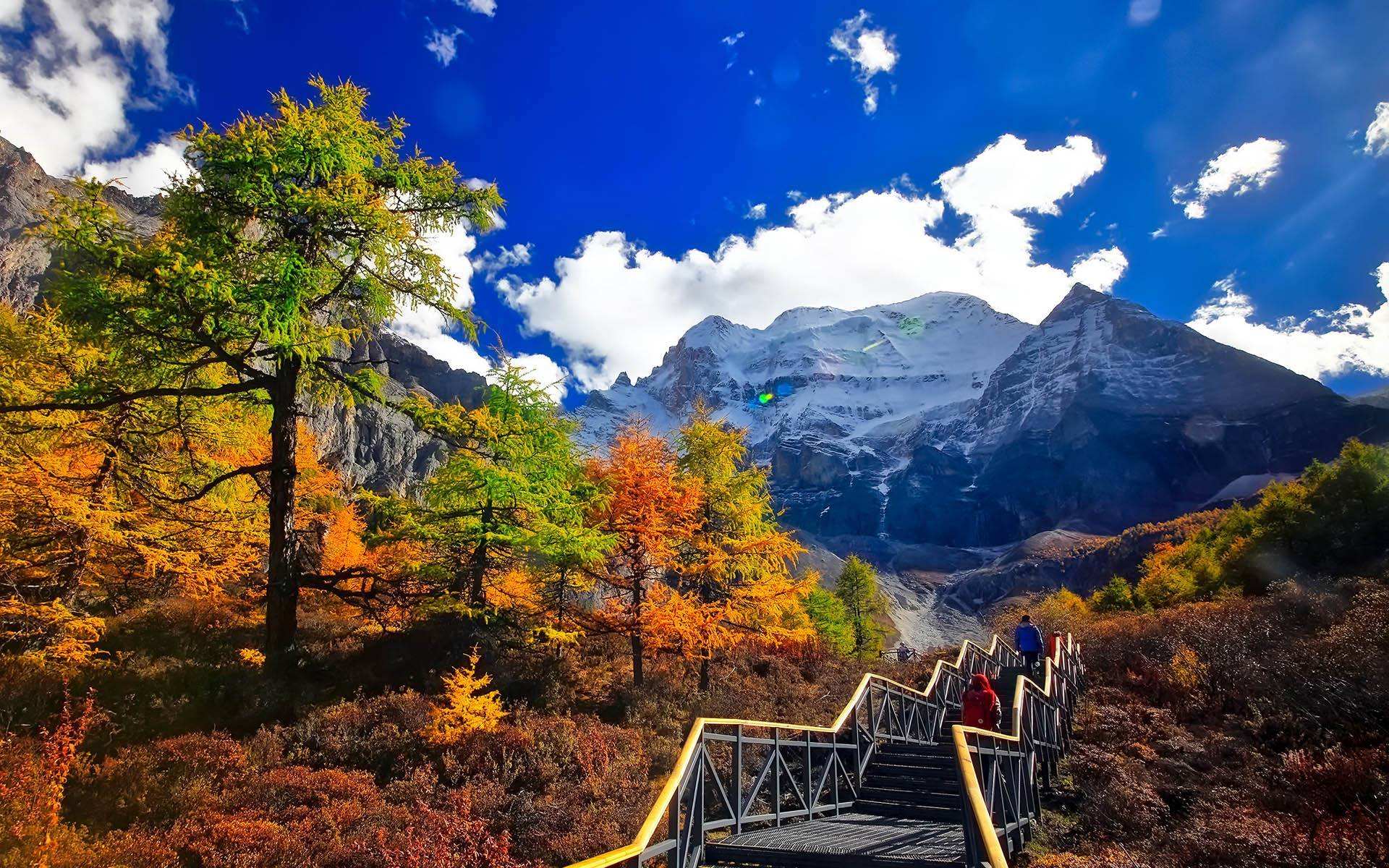 去稻城亚丁有什么路线,去稻城亚丁怎么去路线最好