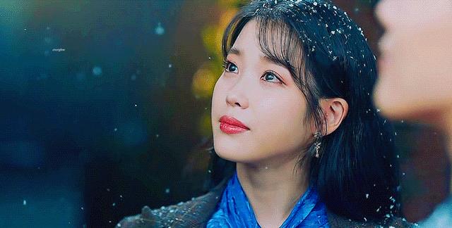 刘海油塌贴头皮怎么办,刘海油头发干枯