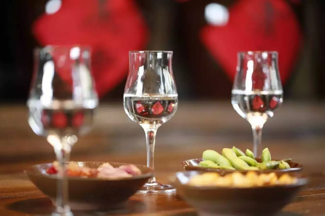 中国白酒各档次一览表,中国白酒十大名酒及价格