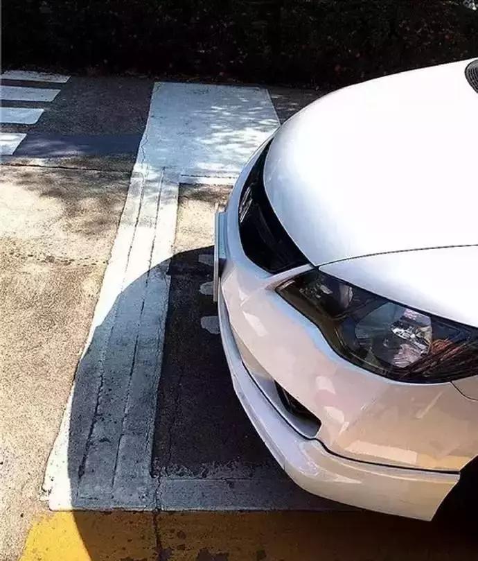 中国周边藏着三个驾照超容易拿的国家！只要3天，最便宜才40块？