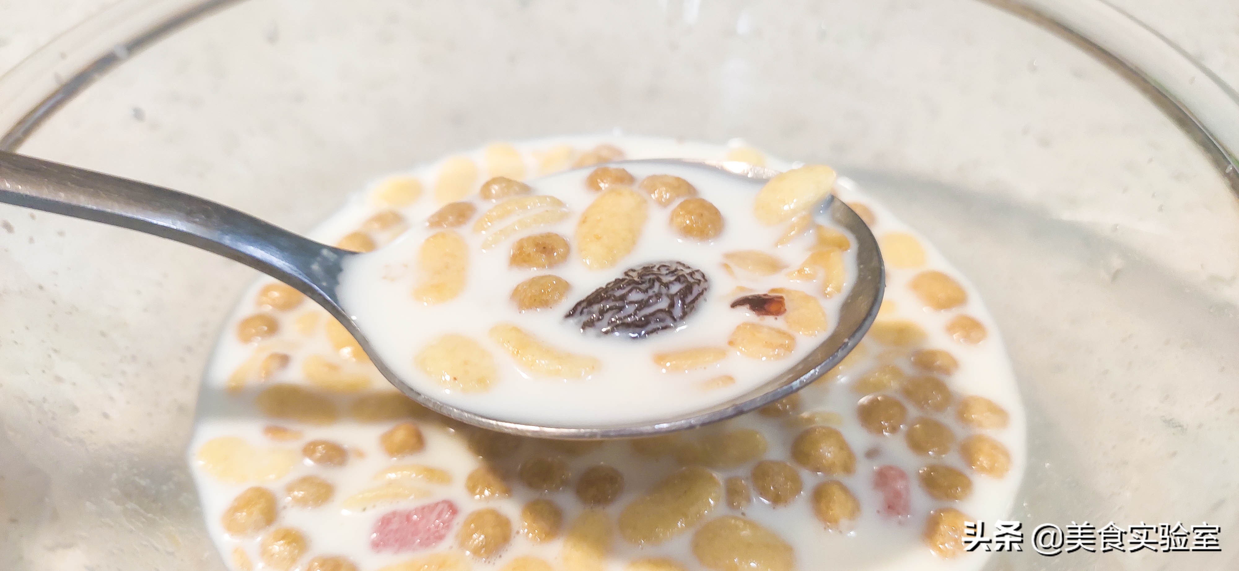 白嫖*党**报告6，中粮麦片酥脆、柔韧，奶香、麦香、水果香相得益彰