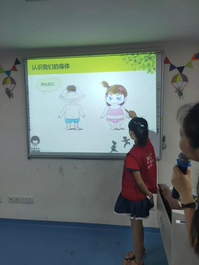 10岁男孩对妈妈动手,10岁男孩对妈妈动手脚