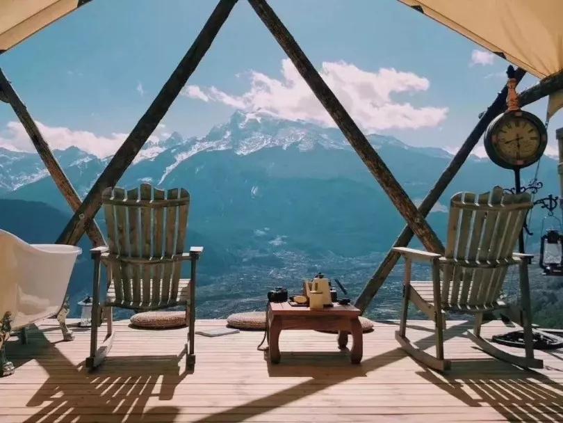 慢综艺之光拒绝剧本测评数十家“顶级”民宿，第一期就是浮云牧场