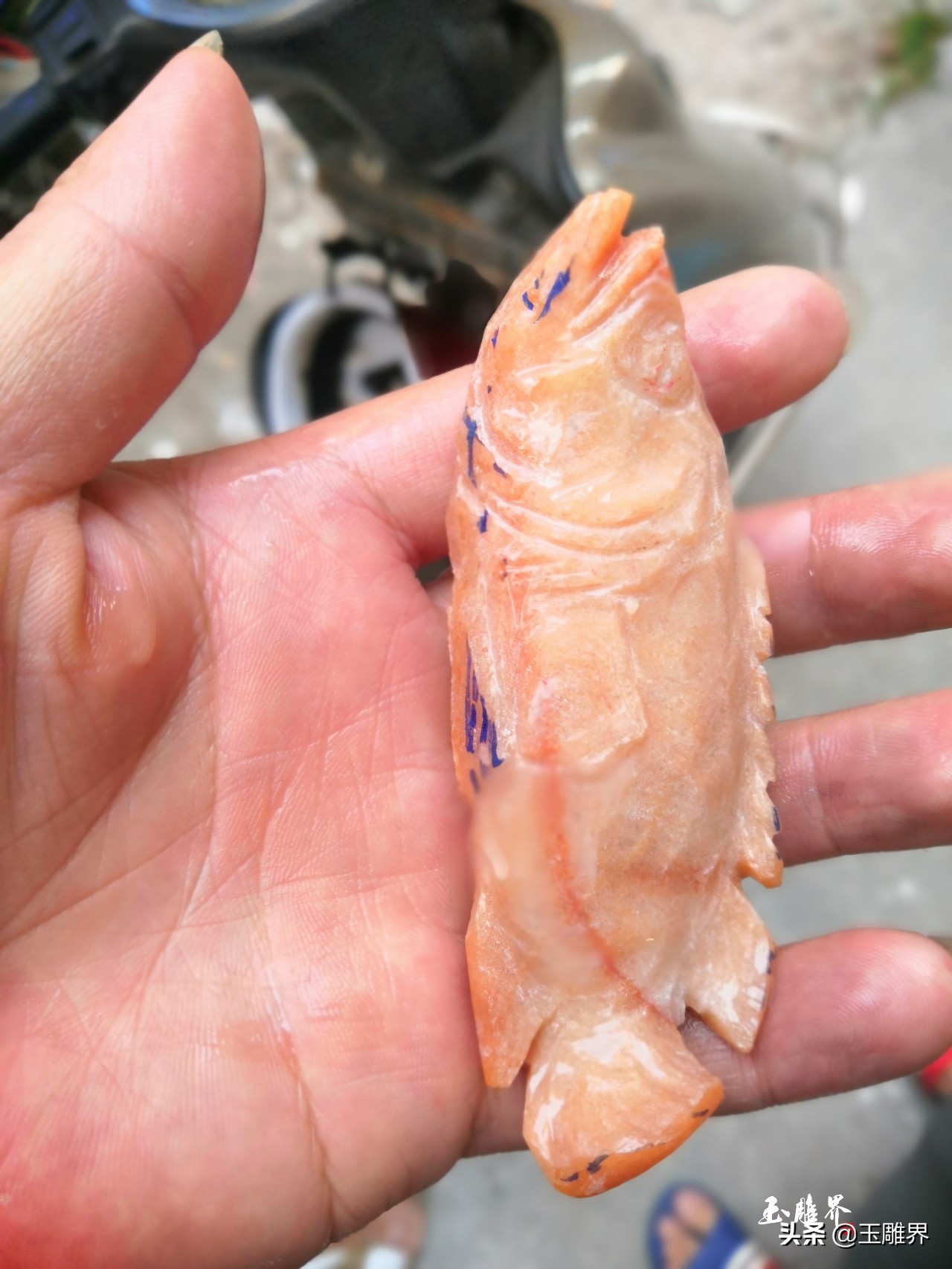 玉雕师掌勺！红黄翡变红烧鱼，口水流了