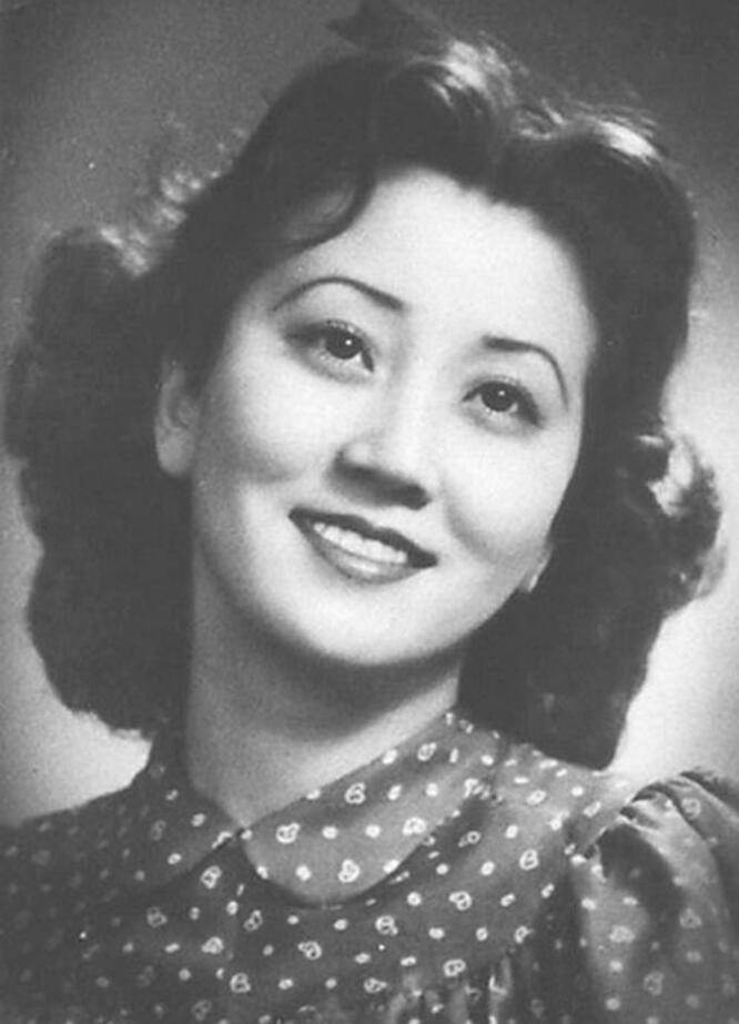 嫁给了干哥哥钱学森，成就学生李双江，蒋英如何活成了一代传奇？