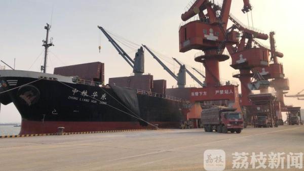 靖江取得的巨大成就,港口货物吞吐量取得开门红