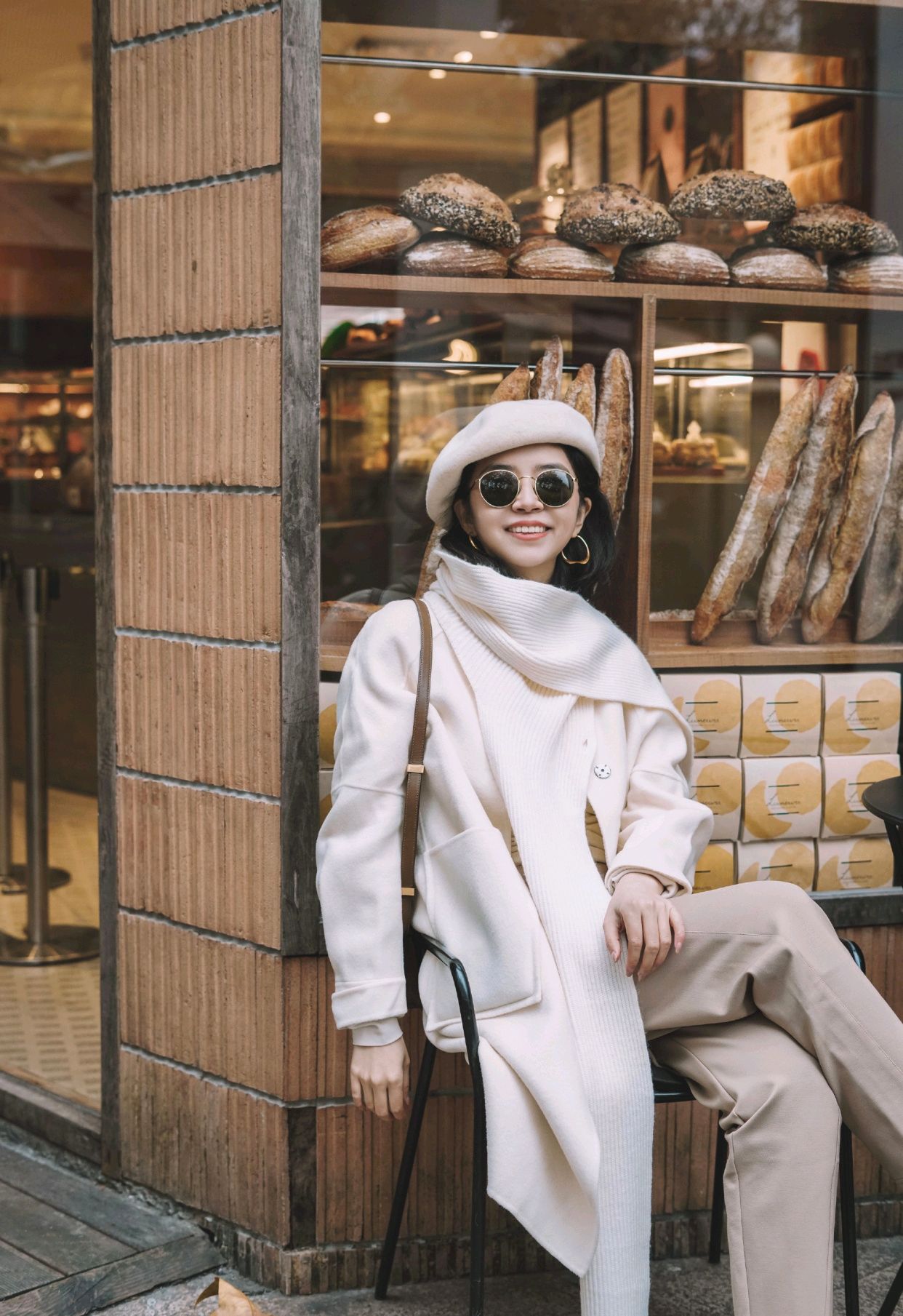 高端驼色毛呢大衣穿搭高级感,呢子大衣配直筒裤穿搭高级感