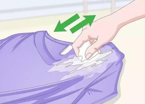 衣服上的粉底污渍如何去除